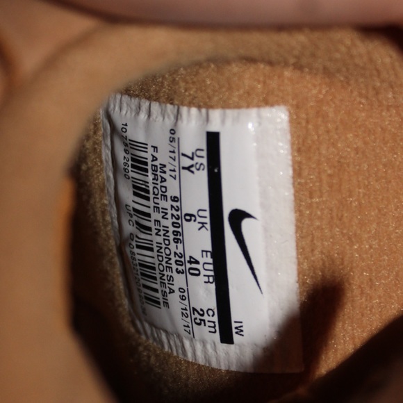 Nike Air Force 1 High - Picture 4 of 4